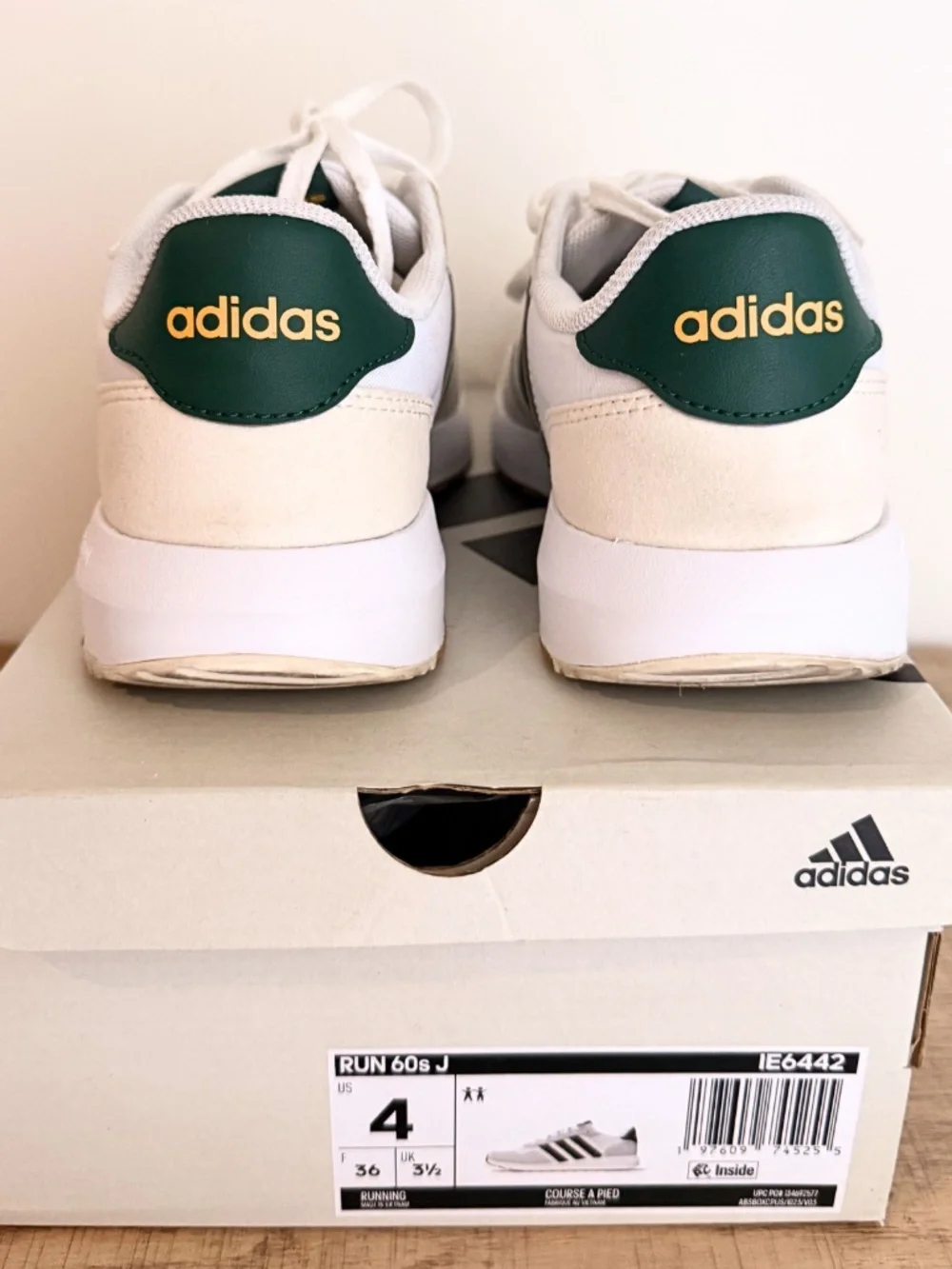 Adidas Run 60s US 4 Kids